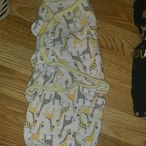 Swaddle me swaddle giraffes